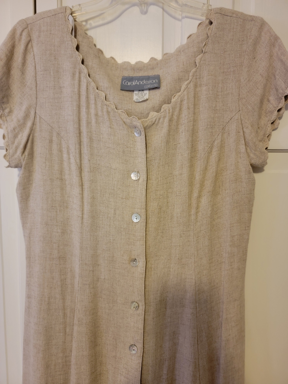 Carol Anderson Beige Button-Front Midi Dress with Scalloped Trim Size 12 EUC - Picture 2 of 6